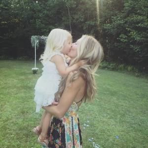 Meet your Posher, Ella